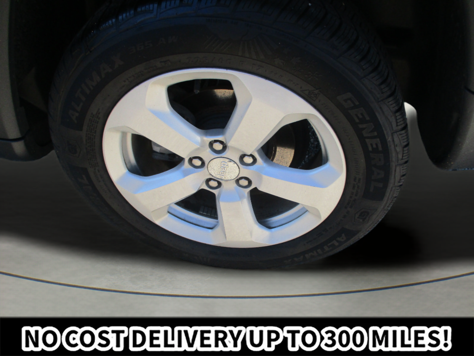 Used 2017 Jeep Compass Latitude w/ Popular Equipment Group FWD image 9