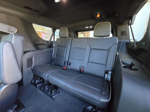 Used 2023 GMC Yukon XL SLT AWD/4WD image 20