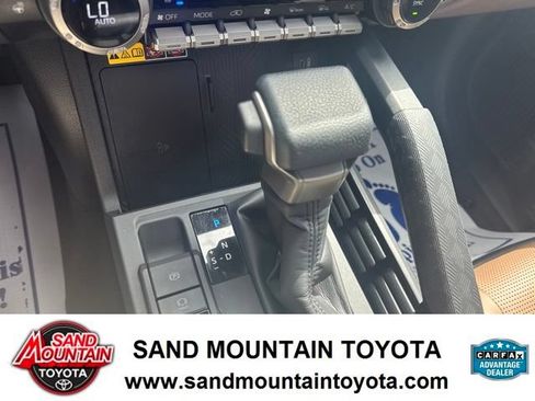 Used 2025 Toyota 4Runner Limited AWD/4WD image 21