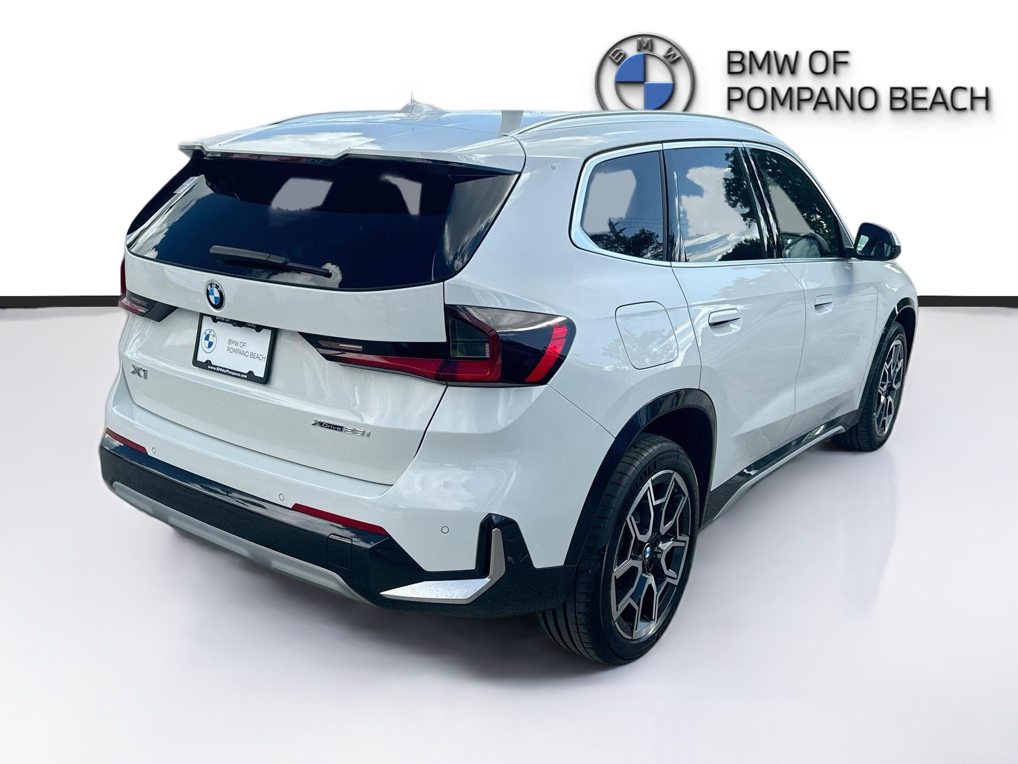 Used 2023 BMW X1 xDrive28i w/ Convenience Package AWD/4WD image 7