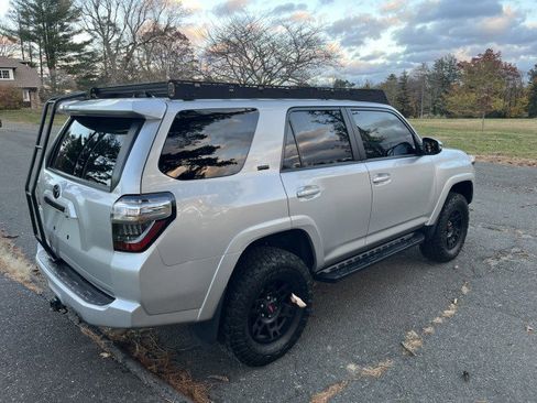 Used 2022 Toyota 4Runner SR5 Premium image 10