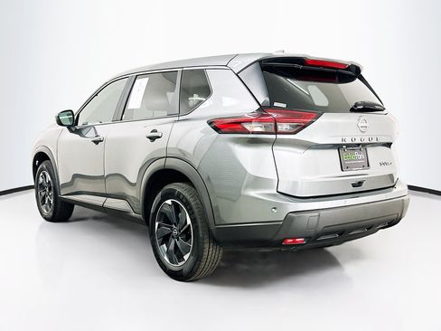 Used 2024 Nissan Rogue SV AWD/4WD image 5