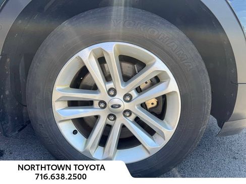 Used 2015 Ford Explorer XLT w/ Equipment Group 202B AWD/4WD image 24
