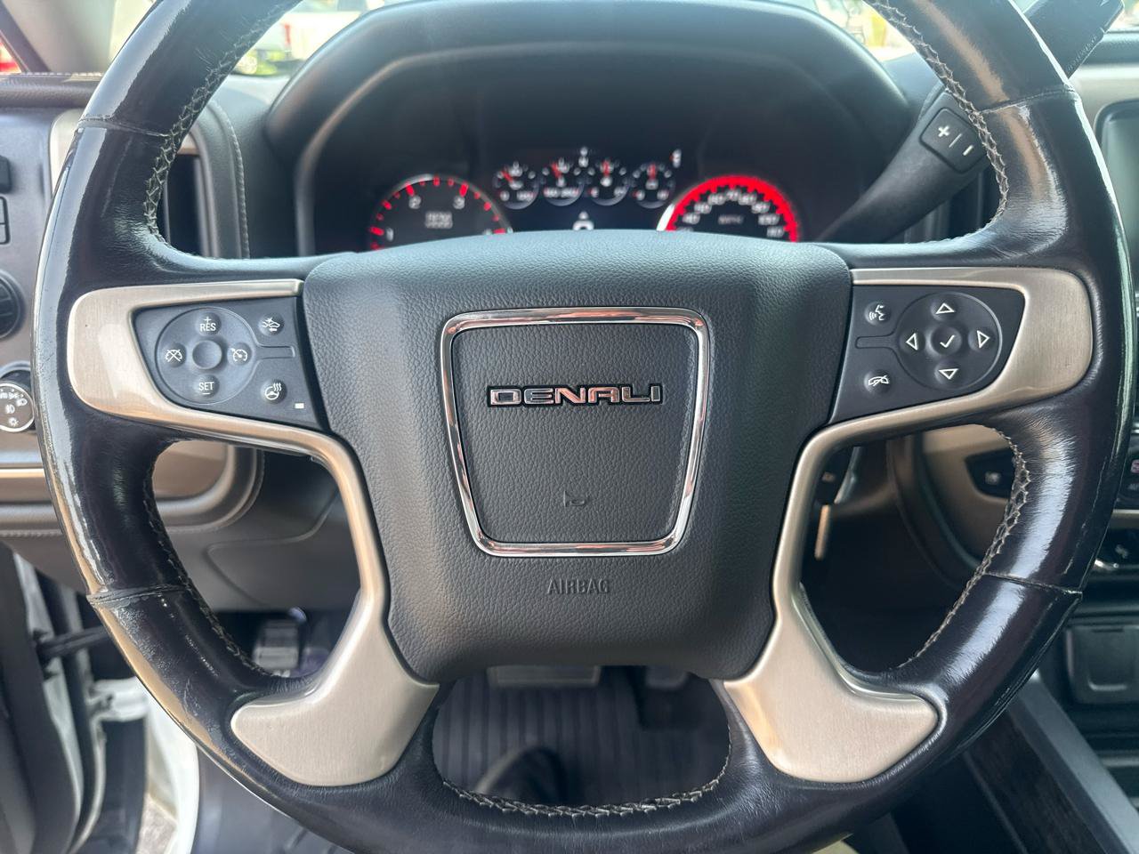 Used 2016 GMC Sierra 2500 Denali w/ Duramax Plus Package AWD/4WD image 15