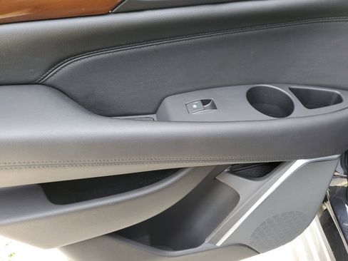 Used 2019 Cadillac Escalade Premium Luxury image 13