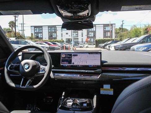 New 2027 BMW 530i RWD image 12