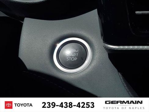Certified 2024 Toyota Highlander Platinum FWD image 33