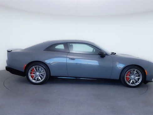 Used 2025 Dodge Charger R/T Scat Pack w/ Track Pack image 9