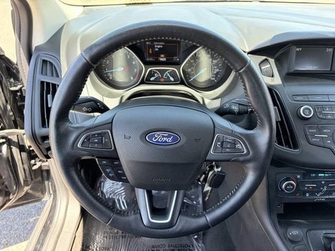 Used 2018 Ford Focus SE w/ Cold Weather Package FWD image 24