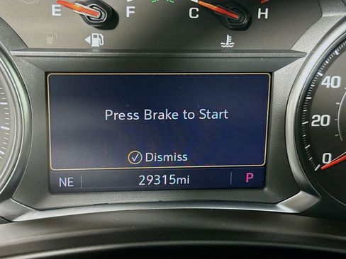 Used 2023 Chevrolet Equinox Premier image 12