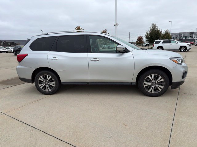 Used 2017 Nissan Pathfinder SL AWD/4WD image 5