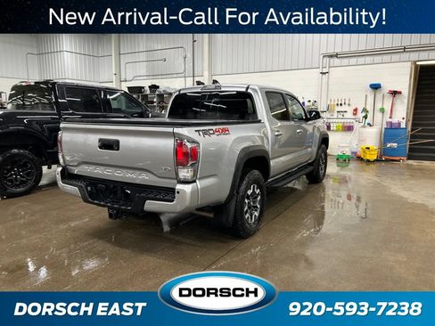 Used 2023 Toyota Tacoma TRD Off-Road w/ Technology Package AWD/4WD image 3