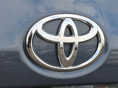 Used 2015 Toyota Corolla LE image 28