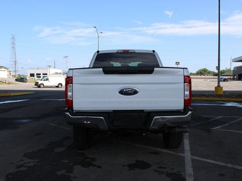 Used 2018 Ford F250 XLT AWD/4WD image 7