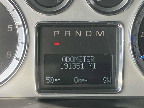 Used 2014 Cadillac Escalade Premium image 20