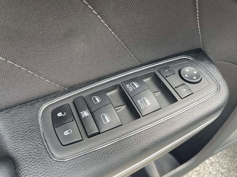 Used 2023 Dodge Charger R/T w/ Technology Group RWD image 17