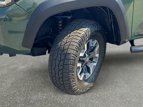 Used 2021 Toyota Tacoma TRD Off-Road image 31