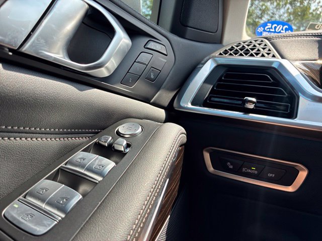 Used 2024 BMW X7 xDrive40i AWD/4WD image 28