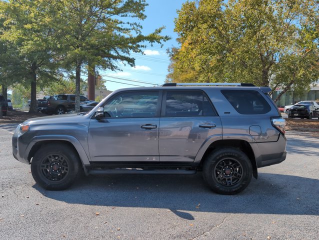 Used 2020 Toyota 4Runner SR5 Premium w/ Moonroof Package RWD image 8