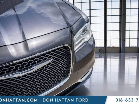 Used 2018 Chrysler 300 Limited w/ Safetytec Plus Group RWD image 33