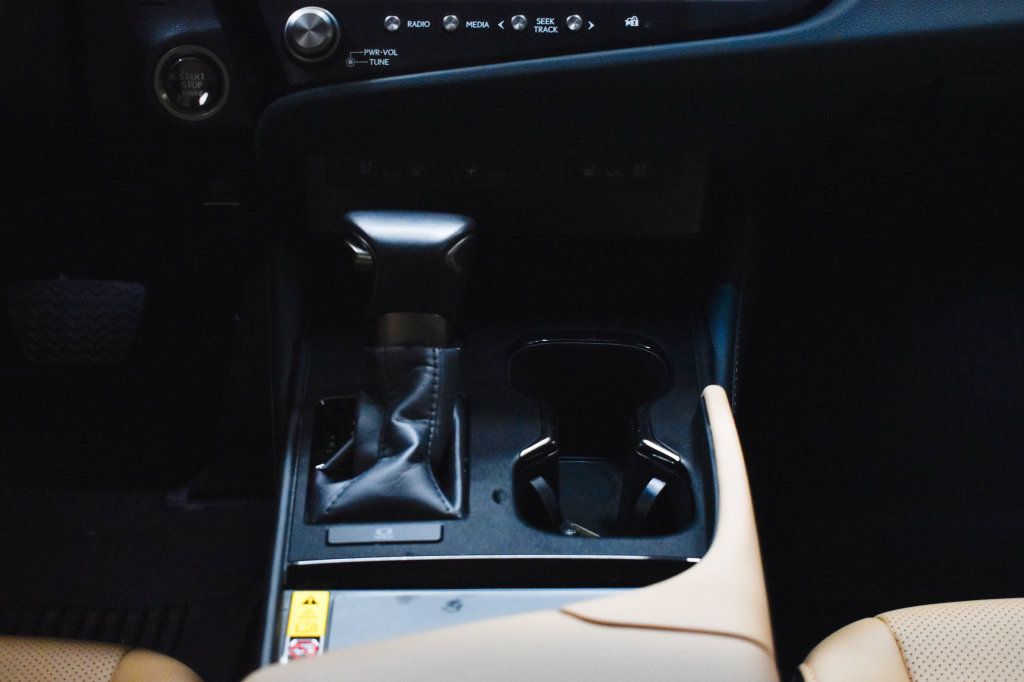Used 2025 Lexus ES 350 w/ Premium Package FWD image 25