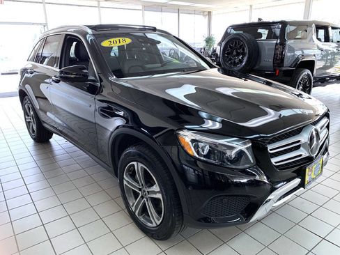 Used 2018 Mercedes-Benz GLC 300 4MATIC image 4
