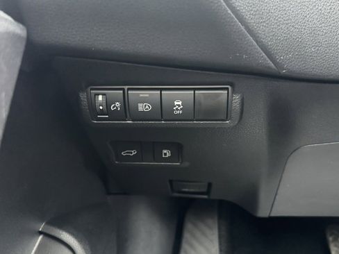 Certified 2025 Toyota Corolla Cross AWD Hybrid w/ Convenience Package image 30