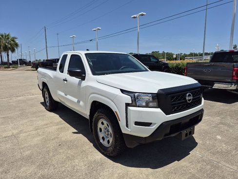 Used 2023 Nissan Frontier S w/ Technology Package RWD image 14