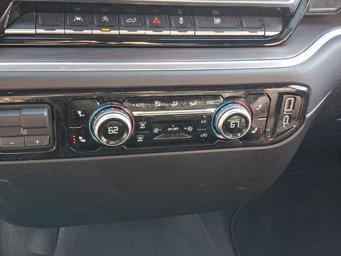 Used 2025 GMC Sierra 1500 SLT image 16