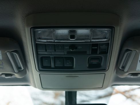 Used 2016 Toyota 4Runner Limited image 40