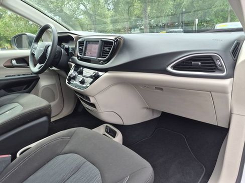 Used 2023 Chrysler Voyager LX FWD image 26