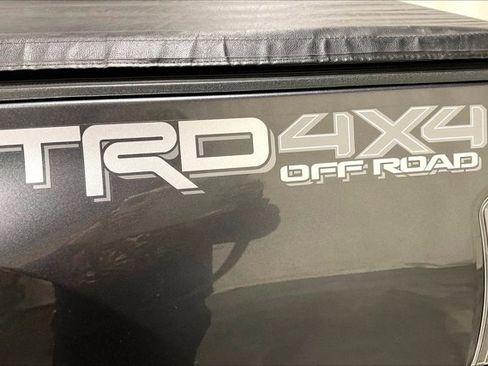 Certified 2022 Toyota Tacoma TRD Off-Road image 9
