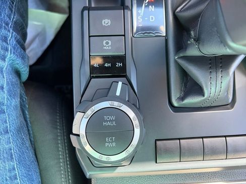 Used 2025 Toyota Tacoma SR5 image 29