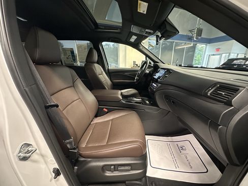 Used 2024 Honda Passport EX-L image 27
