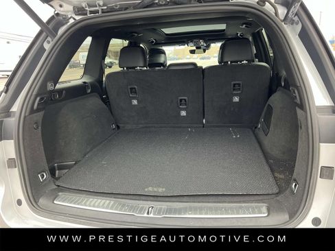 Used 2022 Jeep Grand Cherokee Summit w/ Luxury Tech Group V image 12