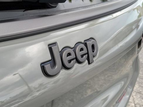 Used 2022 Jeep Compass Trailhawk AWD/4WD image 7