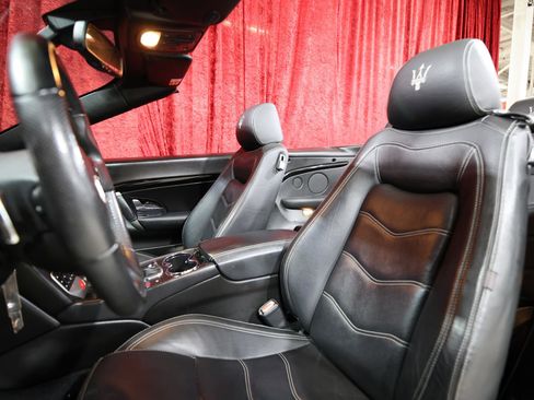 Used 2017 Maserati GranTurismo Convertible RWD image 15