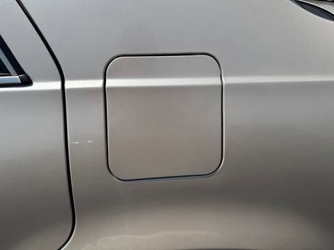 Used 2011 Cadillac DTS Platinum FWD image 18