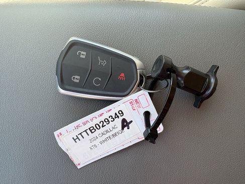 Used 2024 Cadillac XT6 Premium Luxury AWD/4WD image 38