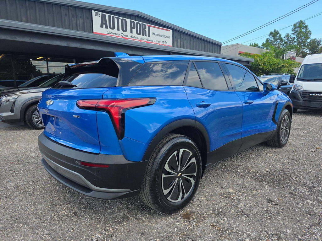 Used 2025 Chevrolet Blazer EV LT AWD/4WD image 4