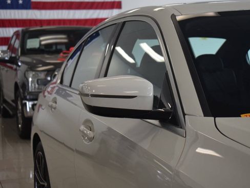Used 2019 BMW 330i Sedan w/ Driving Assistance Package RWD image 12