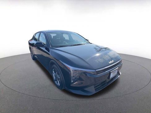 Used 2025 Kia K4 LXS image 2