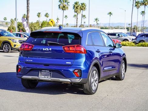 Certified 2022 Kia Niro LX image 7