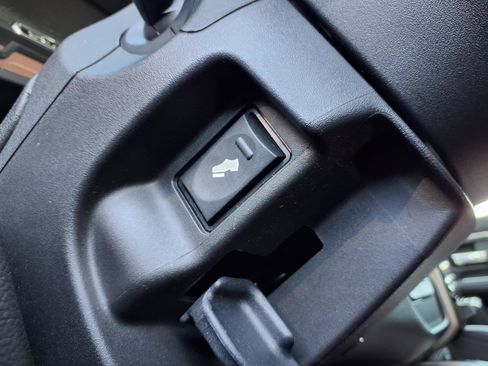 Used 2019 RAM 2500 Laramie AWD/4WD image 17