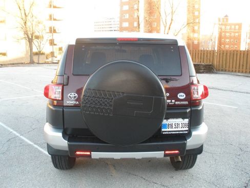 Used 2007 Toyota FJ Cruiser Base 4dr SUV 4WD (4L V6 6M) image 11