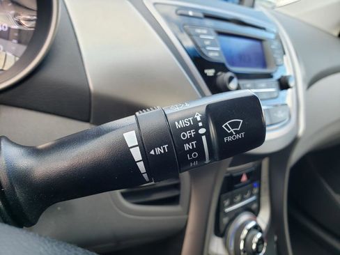 Used 2013 Hyundai Elantra GLS image 35