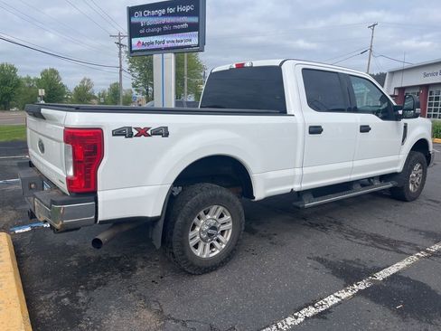 Used 2017 Ford F250 XLT w/ XLT Value Package AWD/4WD image 3