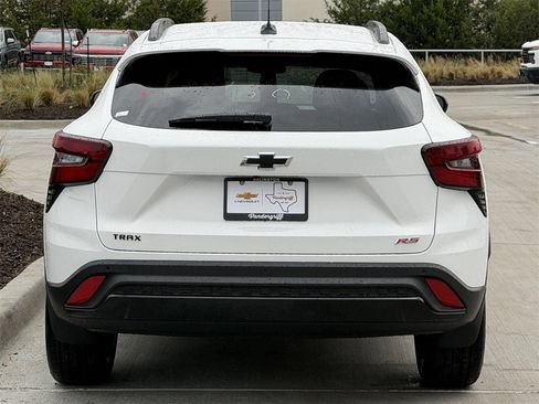 New 2026 Chevrolet Trax RS image 5