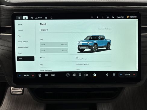 Used 2023 Rivian R1T Adventure image 27