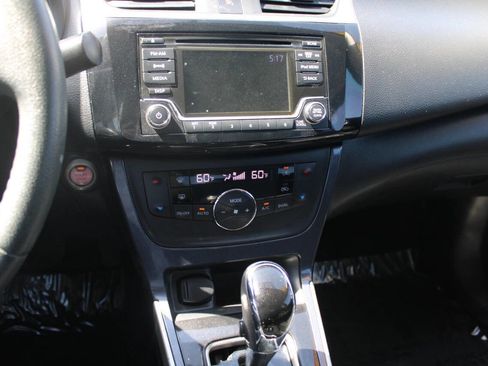Used 2018 Nissan Sentra SR FWD image 12
